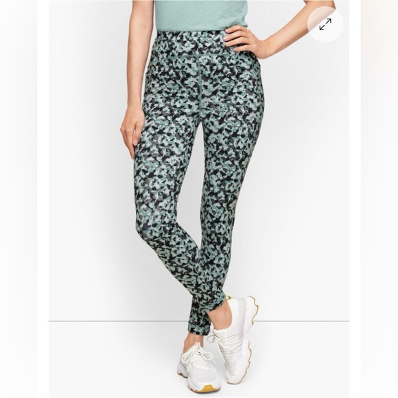 ⭐️ NWT 🏷️ T By Talbots Performance Leggings (CAMO) - Picture 1 of 5